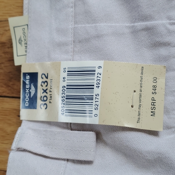 Dockers Khaki - Picture 2 of 5